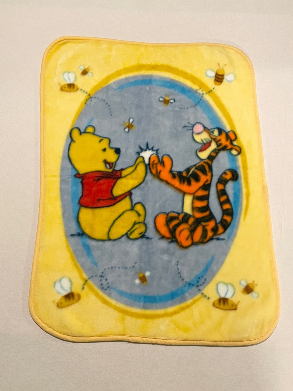 VTG Disney Winnie the Pooh & Tigger Plush Fleece Baby Nursery Blanket Yellow